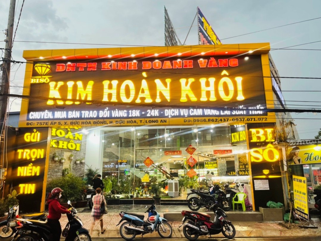 Kim Hoàn Khôi đạt giải thưởng Top 5 thương hiệu chất lượng vàng và doanh nhân xuất sắc 2022