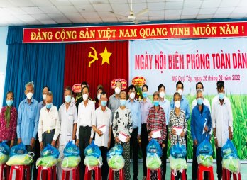 Hướng về biên giới