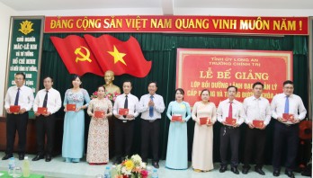 85 học viên hoàn thành lớp Bồi dưỡng lãnh đạo, quản lý cấp phòng và tương đương khóa 10