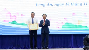 Long An: Họp mặt Kỷ niệm 40 năm Ngày Nhà giáo Việt Nam