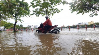 Miền Tây lũ rút, triều cường vượt báo động 3 gây ngập nhiều nơi