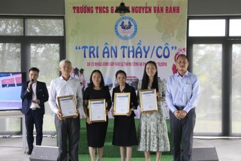 Trường THCS và THPT Nguyễn Văn Rành tri ân thầy, cô giáo