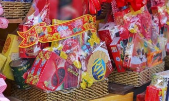 Tet gift hamper market offer more affordable choices