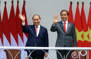 Indonesian President hosts welcome ceremony for President Nguyen Xuan Phuc