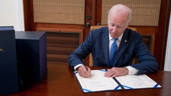 Ông Biden ký dự luật chi tiêu 1.700 tỉ USD, có nội dung liên quan Ukraine, TikTok