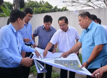 Secretary of Long An Provincial Party Committee - Nguyen Van Duoc surveys key traffic projects