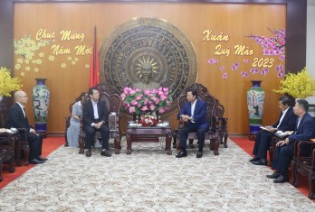 Vice Chairman of Long An Provincial People's Committee - Pham Tan Hoa receives and greets delegation of S'tem Co., Ltd