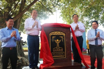 2 banyan trees at Van Phuoc Communal House recognized as Vietnam Heritage Trees