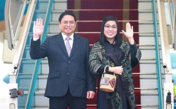 Prime Minister leaves Hanoi for official visits to Singapore, Brunei