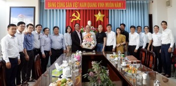 Hội Doanh nhân trẻ tỉnh giao lưu với Báo Long An