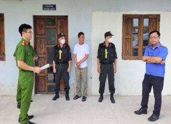 Long An: Khởi tố bị can, bắt tạm giam Giám đốc Trung tâm dạy nghề Hàng Giang về tội 'nhận hối lộ'