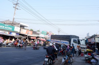 Tiềm ẩn nguy cơ tai nạn giao thông tại các chợ