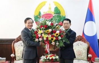 Vietnamese Ambassador congratulates Laos on traditional New Year festival