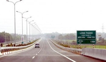 Intersection of Ben Luc-Long Thanh Expressway, highway to accommodate six lanes