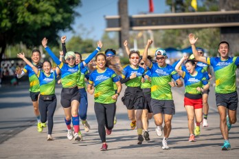 7.000 người tham gia 'đường chạy huyền thoại' giải marathon núi Bà Đen