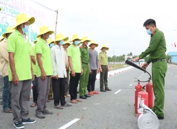 Tập huấn phòng cháy, chữa cháy và ứng cứu sự cố cho lực lượng phòng cháy, chữa cháy của Khu Công nghệ Môi trường xanh