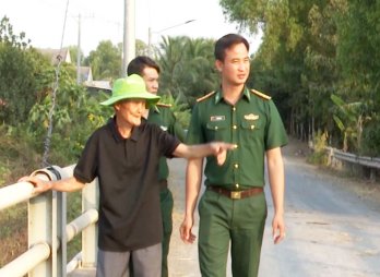 'Cột mốc sống' nơi biên giới