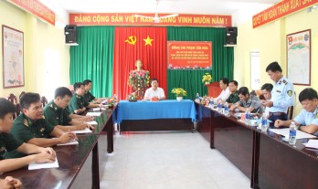 Vice Chairman of Provincial People's Committee - Pham Tan Hoa inspects anti-smuggling work in Thanh Hoa district