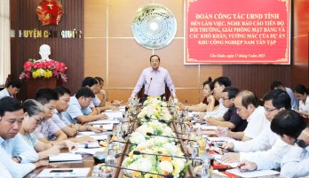 Vice Chairman of Provincial People's Committee - Nguyen Minh Lam works with Can Giuoc district on Nam Tan Tap Industrial Park project