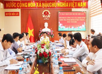 Phó Chủ tịch UBND tỉnh - Huỳnh Văn Sơn làm việc tại Bến Lức về tình hình kinh tế - xã hội