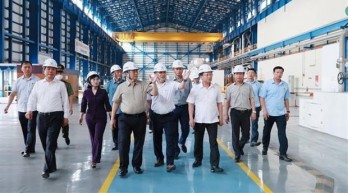 PM inspects electricity and coal supply in Quang Ninh