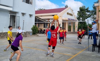 TP.Tân An: Phát triển mạnh phong trào chơi bóng chuyền hơi