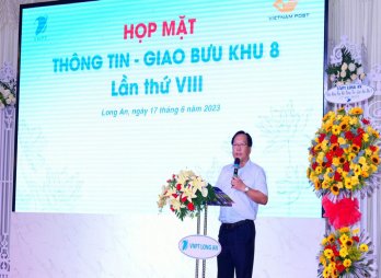 Họp mặt truyền thống ngành Thông tin - Giao bưu Khu 8