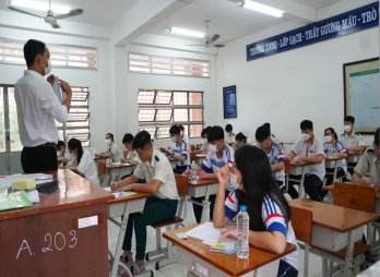 Thí sinh Long An bước vào ngày cuối thi tốt nghiệp THPT 2023