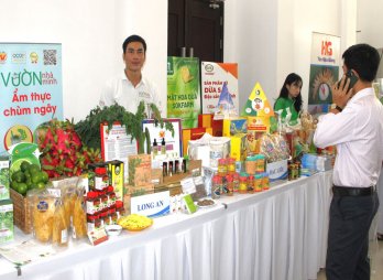 Promoting trade, stabilizing output for agricultural products