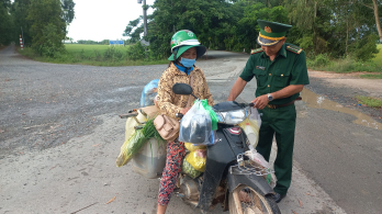 Thắt chặt tình đoàn kết nơi biên giới