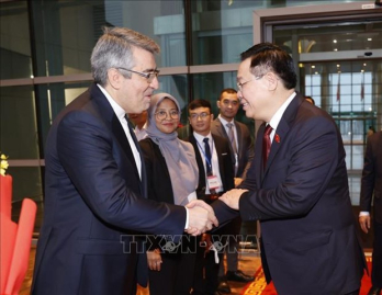 NA Chairman leaves Vietnam to attend AIPA-44, visit Indonesia, Iran