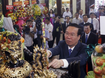 State leader commemorates late President Ton Duc Thang