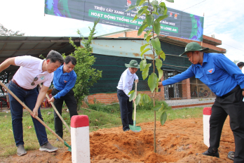 Chương trình “Triệu cây xanh – Vì một Việt Nam xanh” năm 2023 trồng 6.000 cây đô thị tại Long An