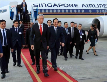 Singaporean PM begins official visit to Vietnam