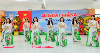 THPT Chuyên Long An khai giảng năm học mới