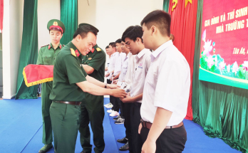 TP.Tân An gặp mặt thí sinh trúng tuyển vào các học viện, nhà trường trong quân đội