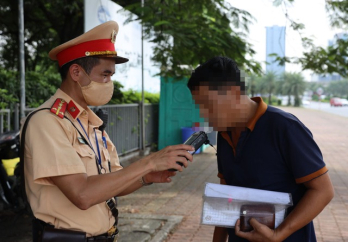 Thông tư mới của Bộ Công an không yêu cầu CSGT chào tài xế bằng lời nói