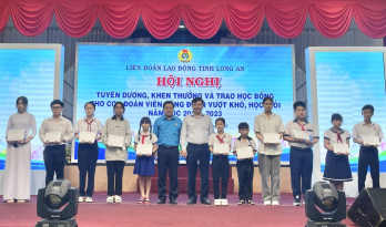 Khen thưởng, trao học bổng cho con đoàn viên công đoàn vượt khó, học giỏi