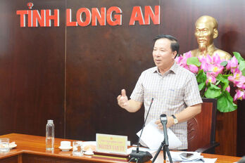 Chairman of Provincial People's Committee works with localities in the Dong Thap Muoi region on socio-economic situation