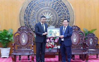 Vice Chairman of Long An Provincial People's Committee receives Indian Consul General in Ho Chi Minh City