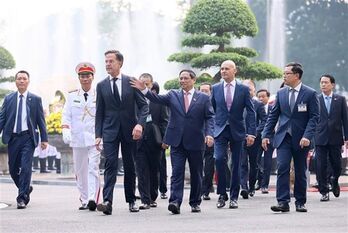 PM chairs welcome ceremony for Dutch counterpart