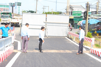 Nghiệm thu hoàn thành công tác sửa chữa cầu trên cống Rạch Chanh và cống Bắc Đông