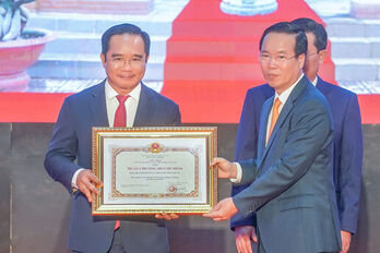 Long An holds ceremony to celebrate 60th anniversary of Victory in Hiep Hoa Battle and receive Ho Chi Minh Medal