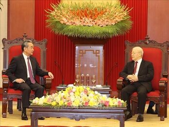 Vietnamese Party chief receives Chinese Minister of Foreign Affairs