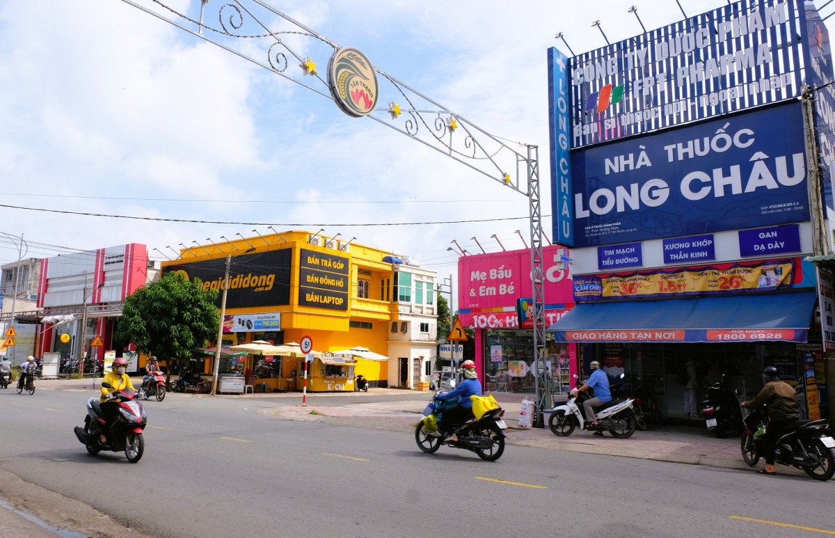 Hệ thống thương mại - dịch vụ trên địa bàn huyện Tân Thạnh có bước phát triển nhanh