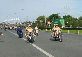 Long An bảo đảm trật tự, an toàn giao thông trên tuyến Quốc lộ 1 dịp nghỉ Tết Nguyên đán 2024