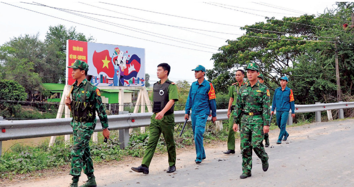 Lực lượng bộ đội biên phòng tăng cường phối hợp tuần tra bảo vệ biên giới cho người dân đón xuân