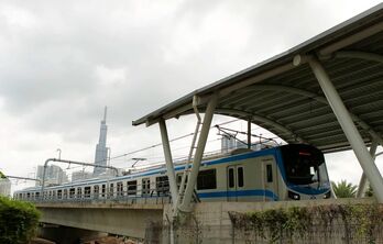 Phê bình nhà thầu phụ cầu bộ hành metro Bến Thành-Suối Tiên