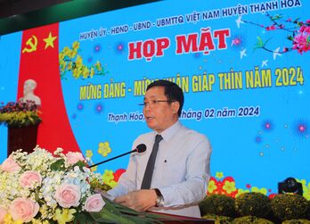 Thạnh Hóa: Họp mặt mừng Đảng, mừng Xuân Giáp Thìn năm 2024