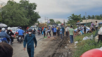 Va chạm xe tải, 2 học sinh đi xe đạp điện thương vong